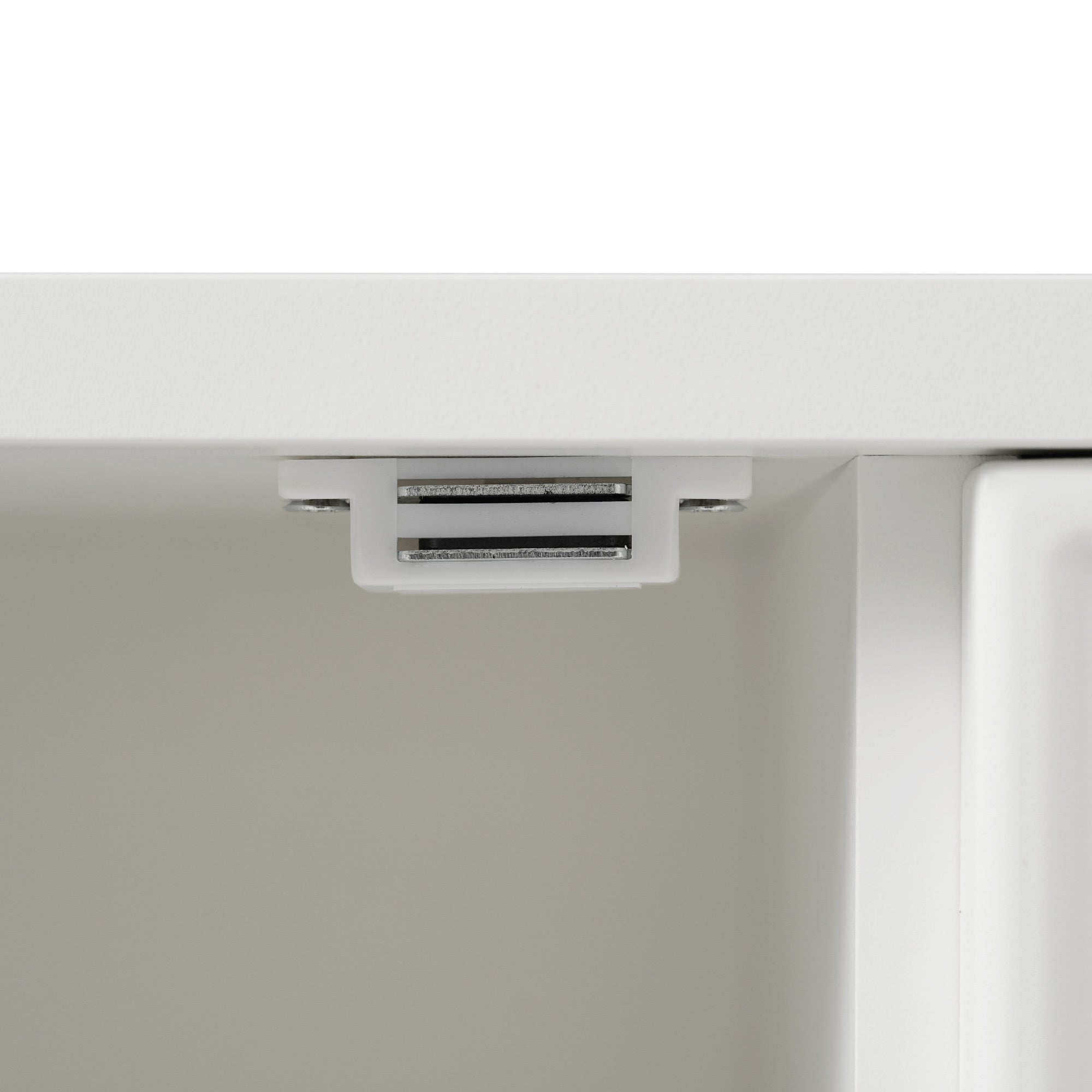 Modern Ribbed Chest of Drawers detail image 3