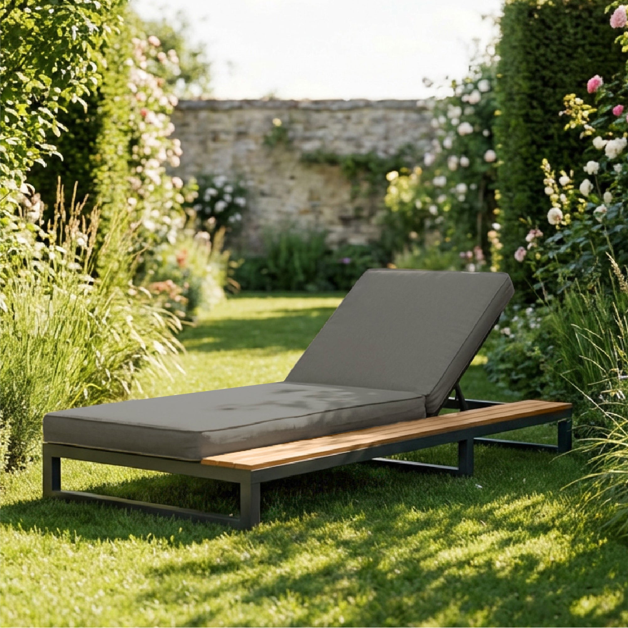 Outdoor Patio Daybed, Outdoor Lounger, Multifunctional Waterproof Sofa Bed, Sun Lounger for Patio, Adjustable Backrest Angle, Gray, right side